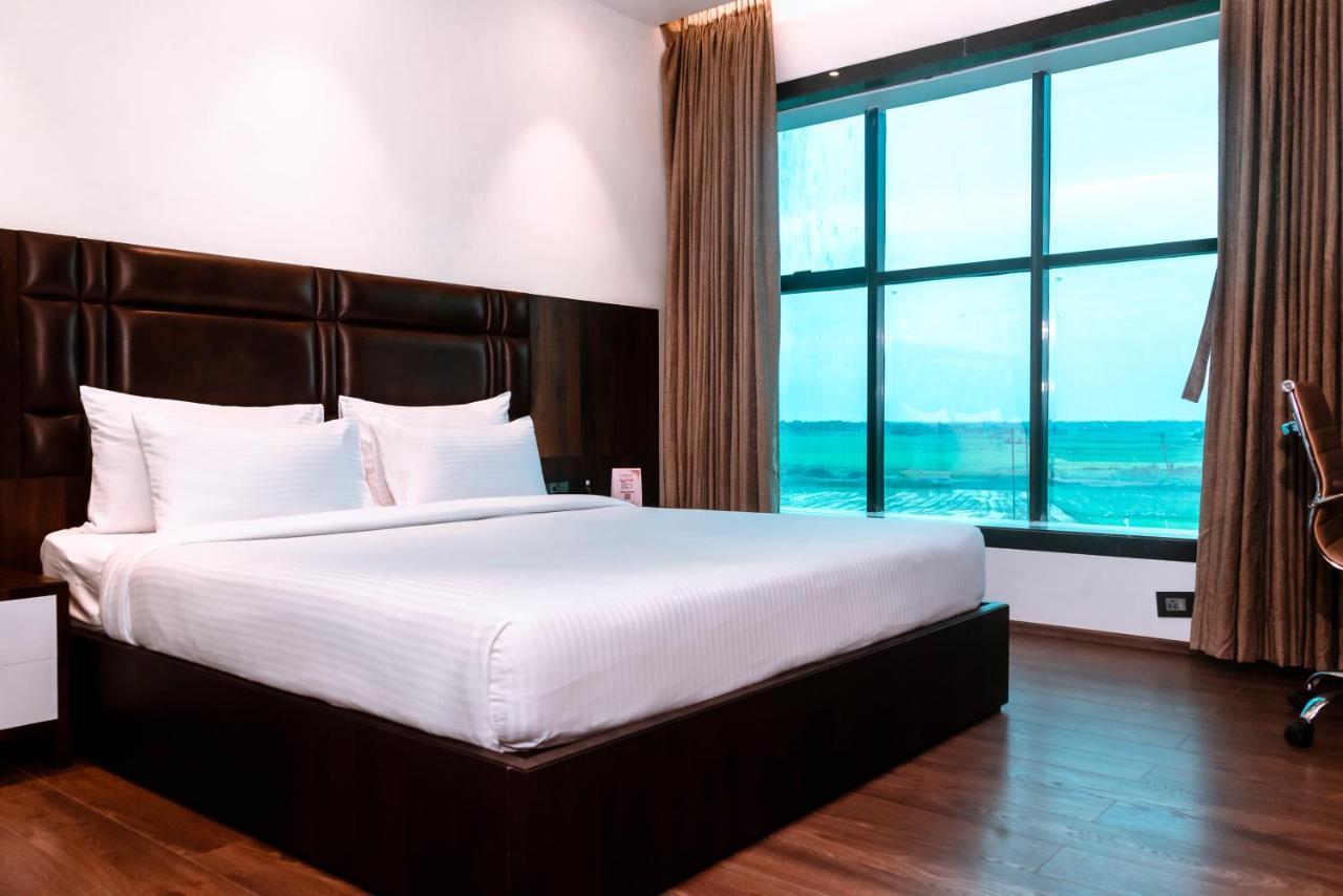 Econest Hotel Тарапит Екстериор снимка